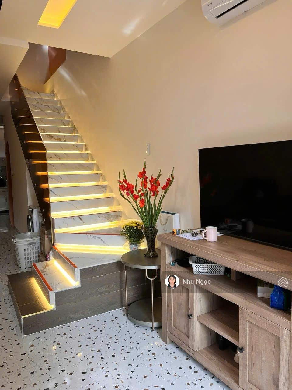 Bán gấp nhà 2 tầng đường nhánh nguyễn văn thoại đường 5m- sẵn dòng tiền 300 triệu/năm