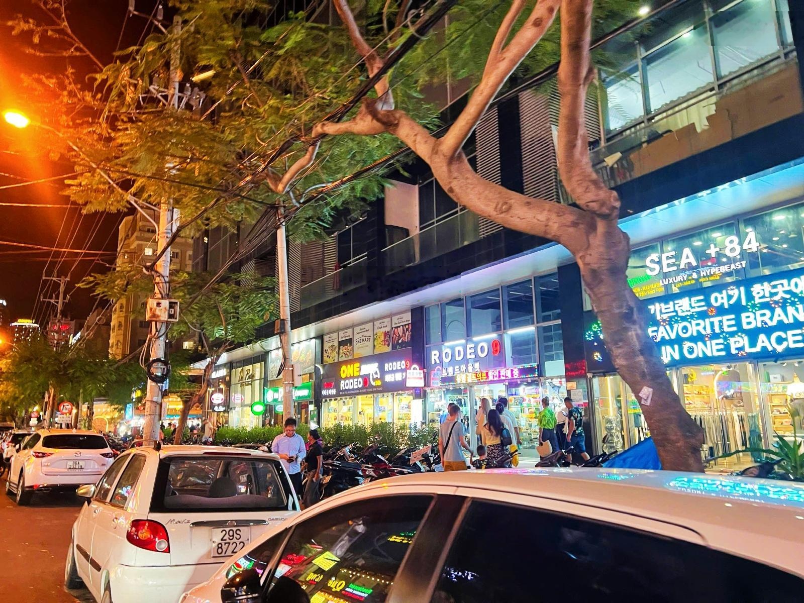 [ Nhà hẻm Hùng Vương _ ngang 6,3m ] cách biển Trần Phú: 300m. Giá: 24,5 tỷ