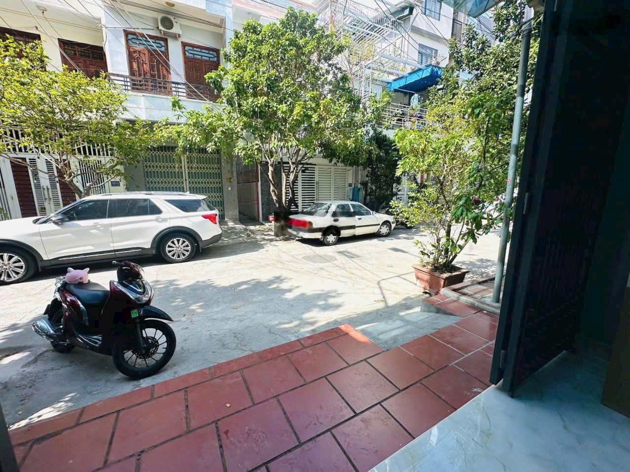 Nhà 2 tầng New đường D4 _ thông Lê Nghị & Nguyễn Lộ Trạch ra biển Trần Phú : 500m Giá: 8,3 tỷ