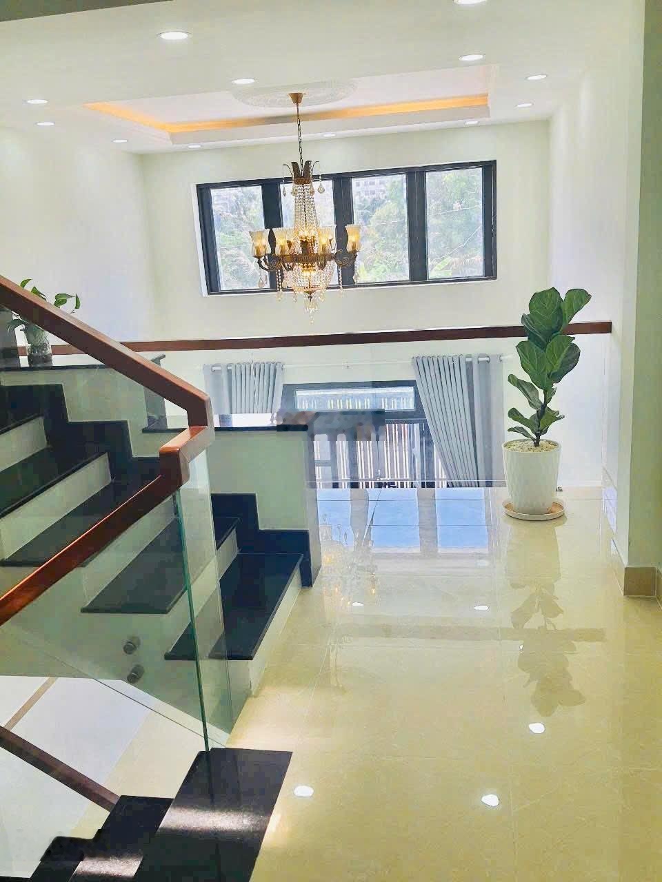 Chủ về quê cần bán gấp nhà Nguyễn Thị Thập, quận 7, 60m2 giá duới 5ty