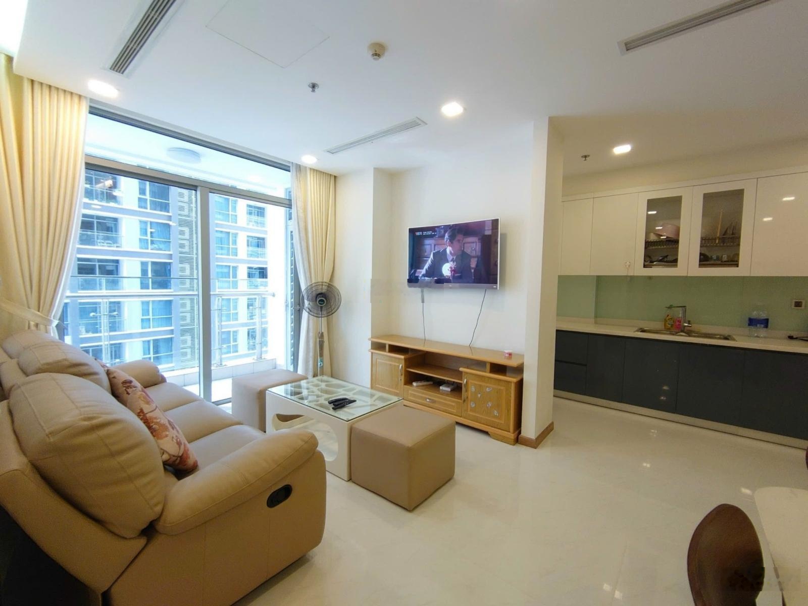 Cho thuê căn hộ Vinhomes 3PN, 116m2 giá 39 triệu bao phí tại Vinhomes Central Park, Bình Thạnh, HCM