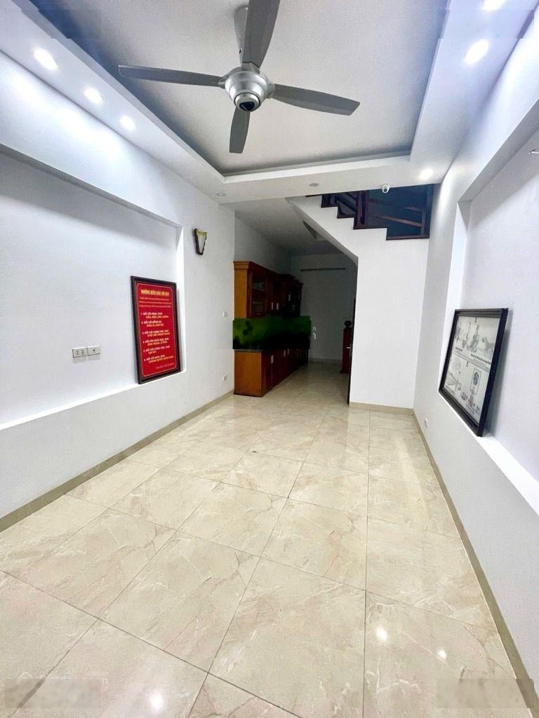 Bán nhà riêng ngõ 74 Tam Khương, diện tích 40m2 x 5 tầng, mặt tiền 3,4m, giá 8,5 tỷ