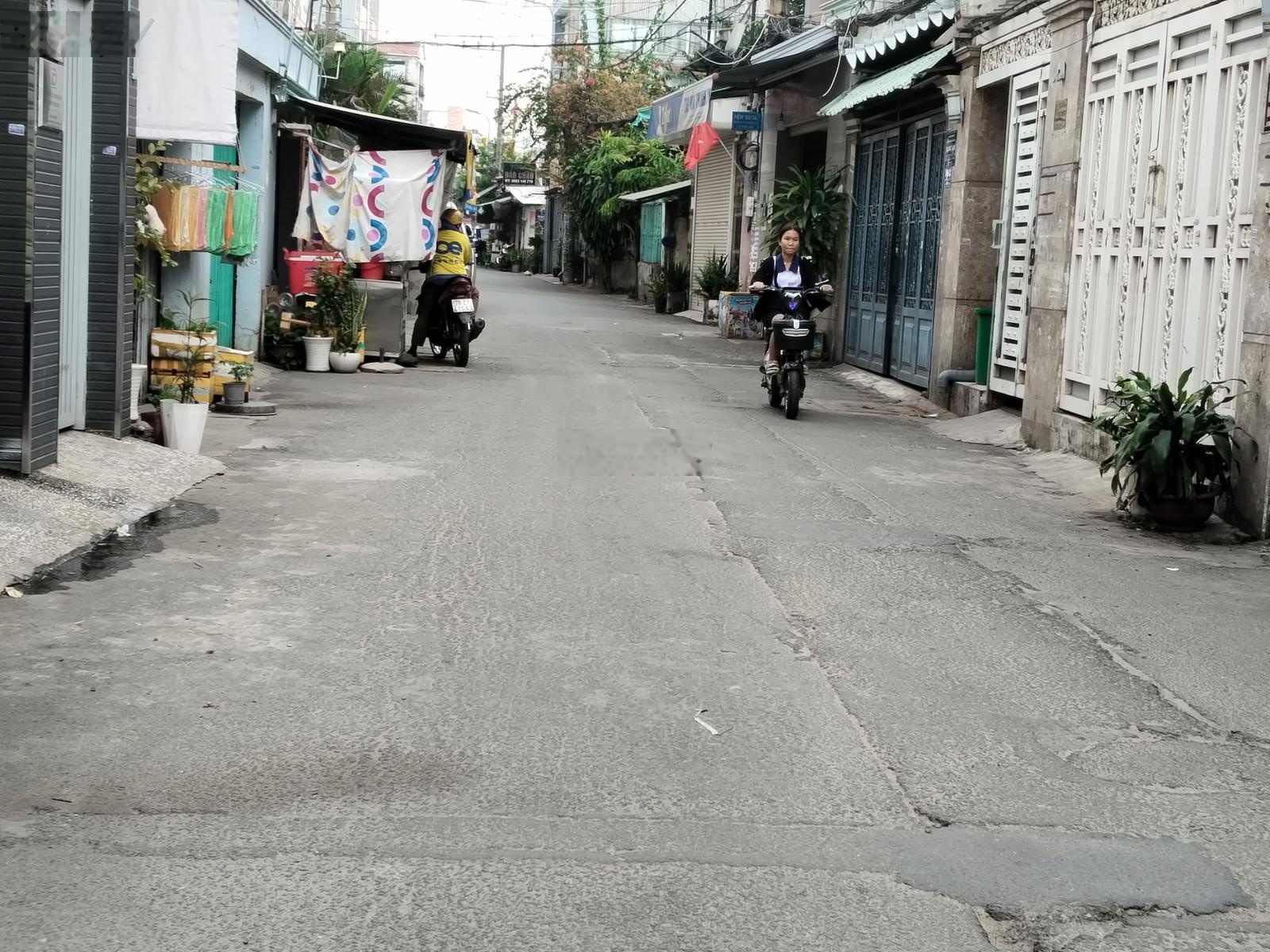 Địa chỉ: Phan Huy Ích, P.12 Gò Vấp