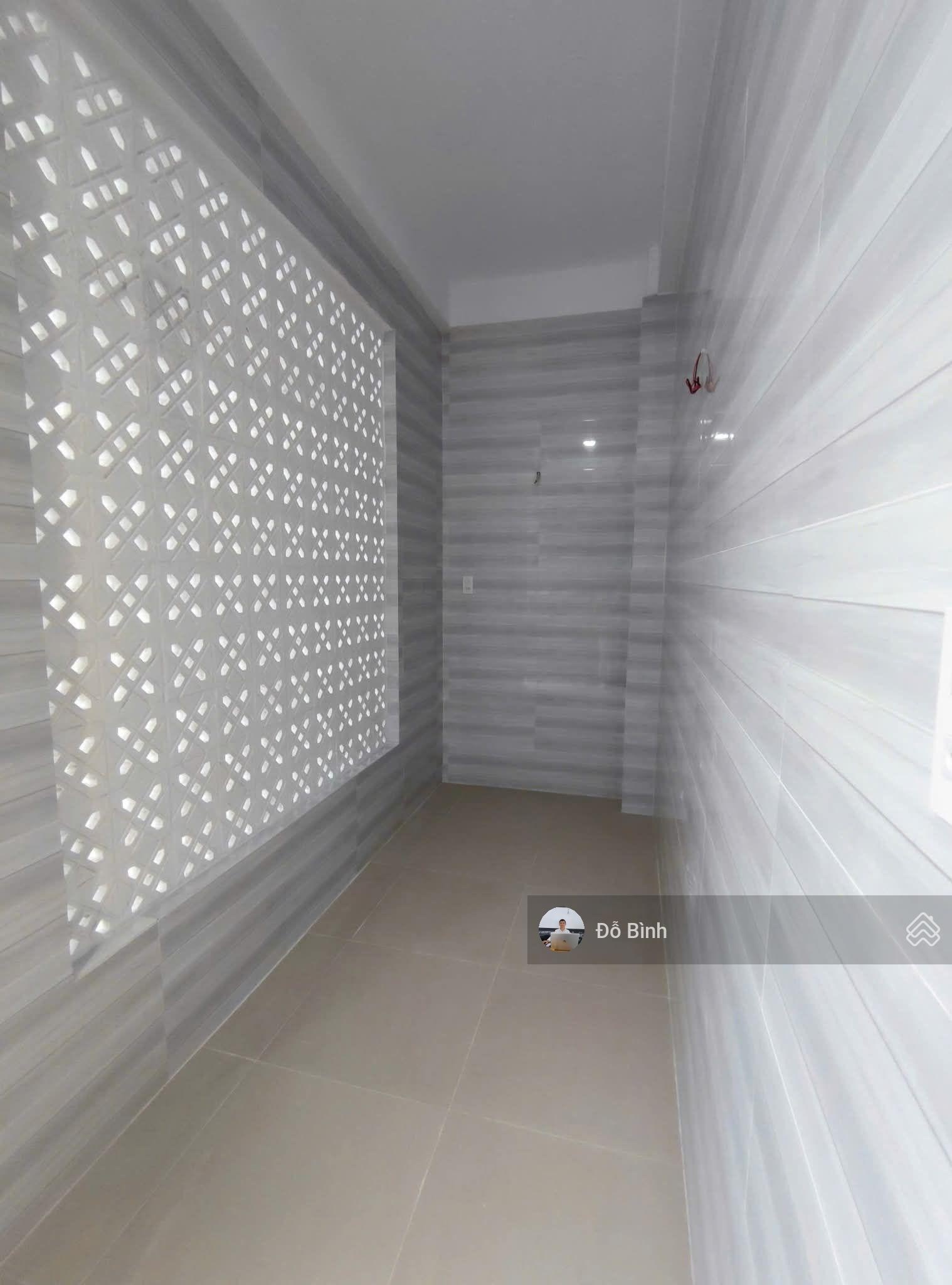 Cho thuê nhà 2 tầng: hoàng đình ái - sân ô tô