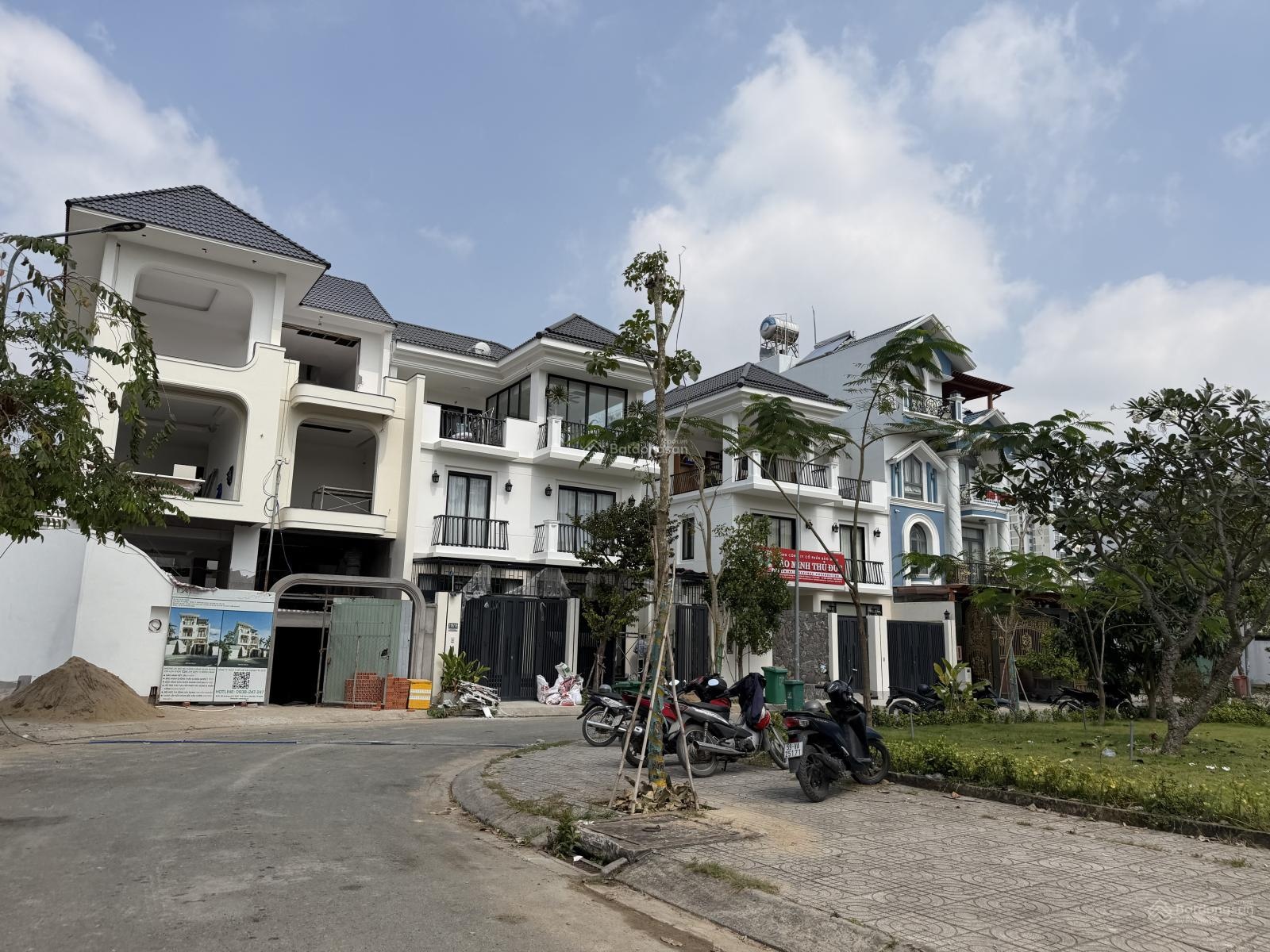 Bán Nhà Đất đường Nguyễn Hoàng, An Phú Quận 2. Giá 32 tỷ 160m2 xây được Villa 4 Tầng.