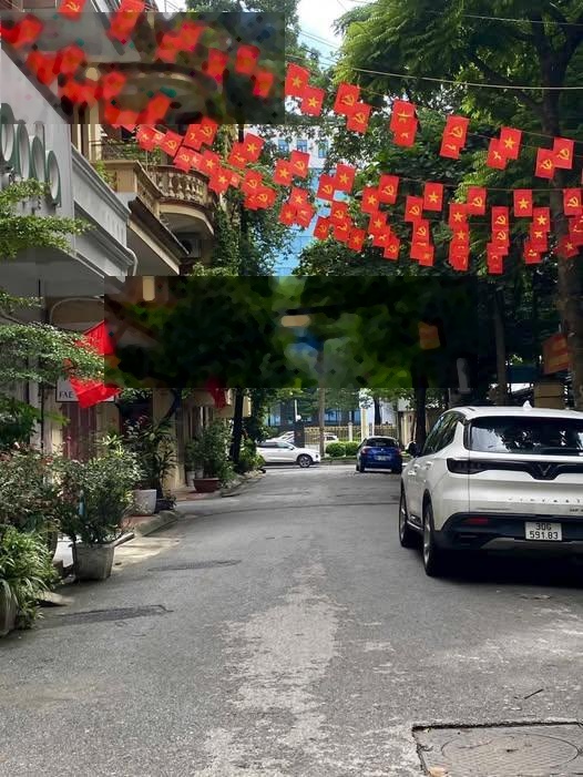 Nhà đẹp Trần Quý Kiên, Cầu Giấy 45m2, thang máy 450kg, hơn 12 tỷ, không thể có căn thứ 2.