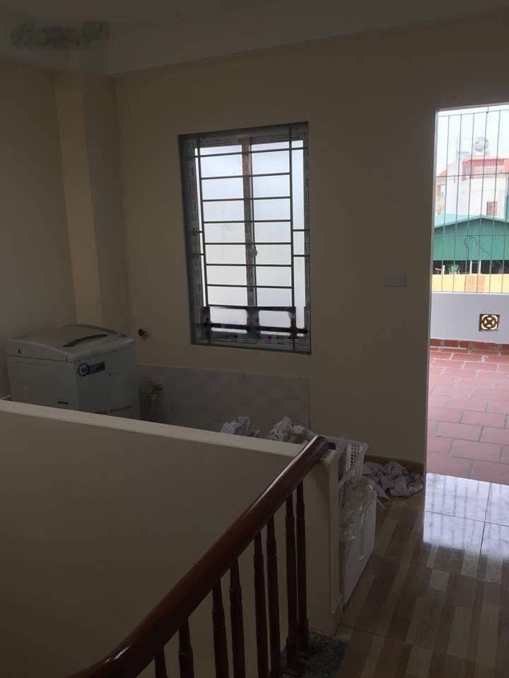 Chính chủ bán nhà 4 tầng Phùng Khoang 35m2 - sân cổng riêng, đã có nội thất