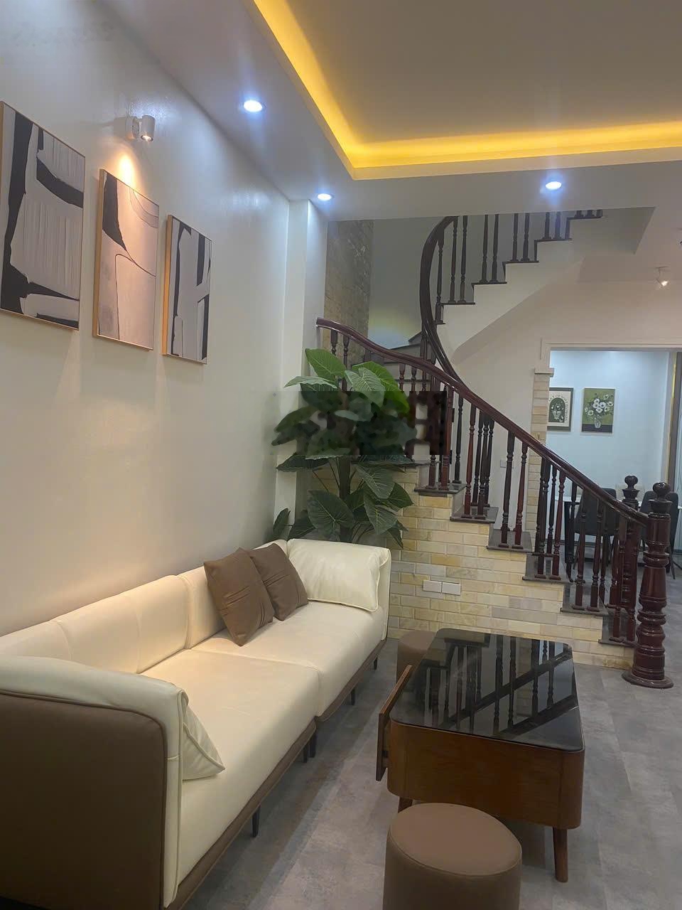 Bán nhà đẹp ngõ 79 cầu giấy 11.5 tỷ- gần chợ cầu giấy, quan hoa, xuân thủy, nguyễn khang, dịch vọng