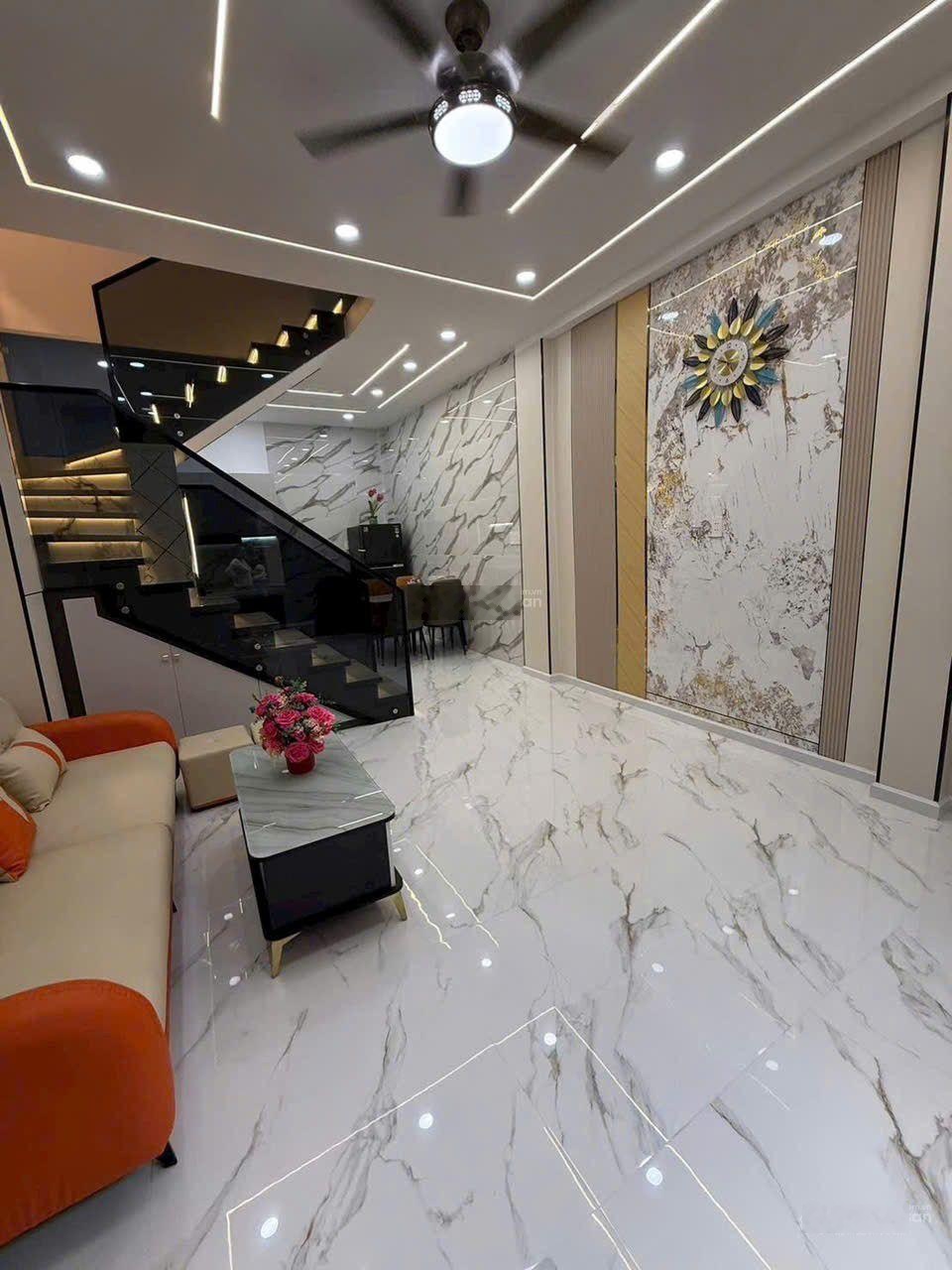 Nhà riêng 1trệt 1lầu dt:4.05m*8.15m,28m2, dtsd 42.72m,Phạm Văn Bạch, 2PN, 2WC.giá 4t500 tl