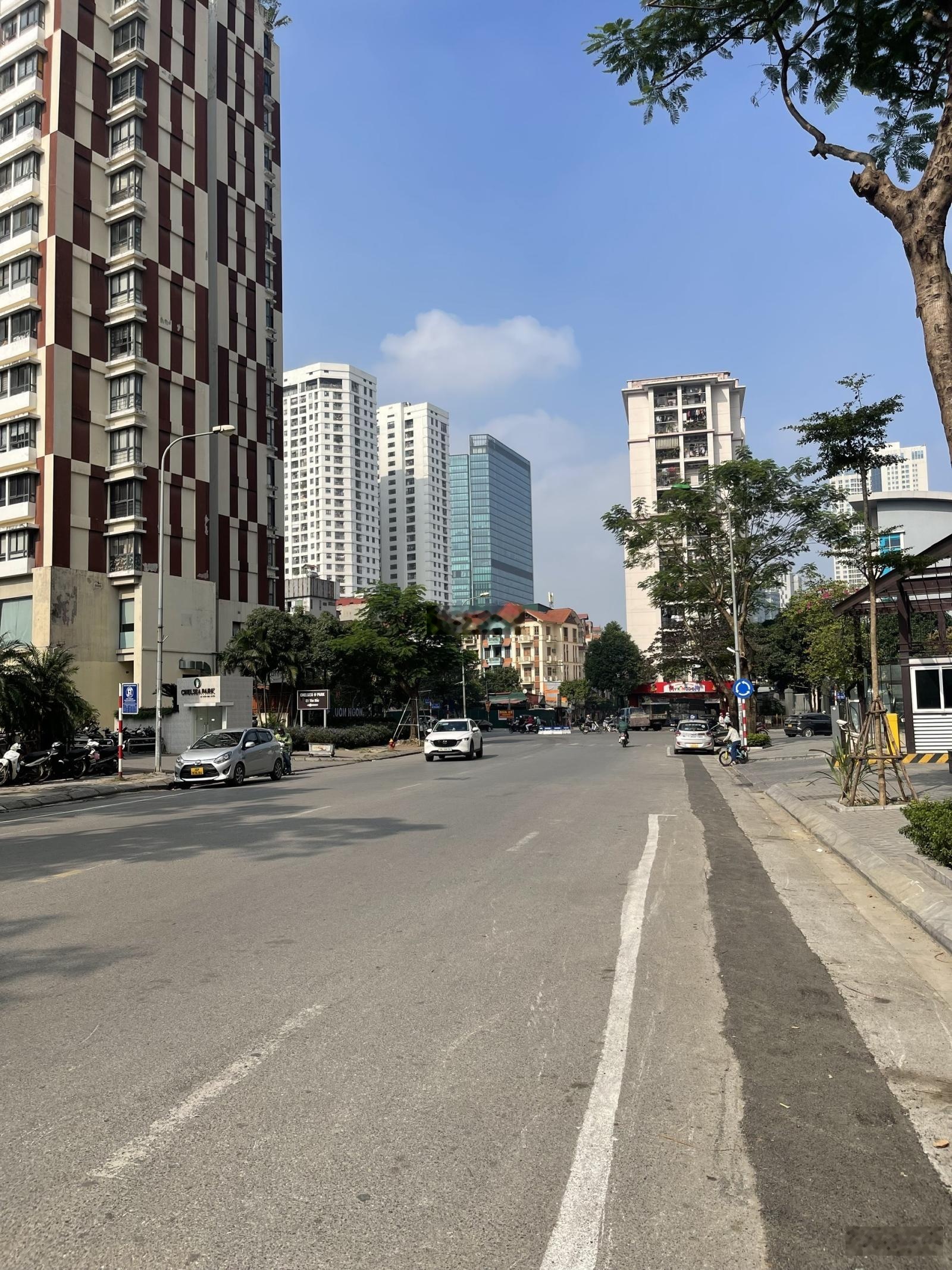 Bán nhà mặt phố Trần Kim Xuyến Cầu Giấy. Lh 0945289131