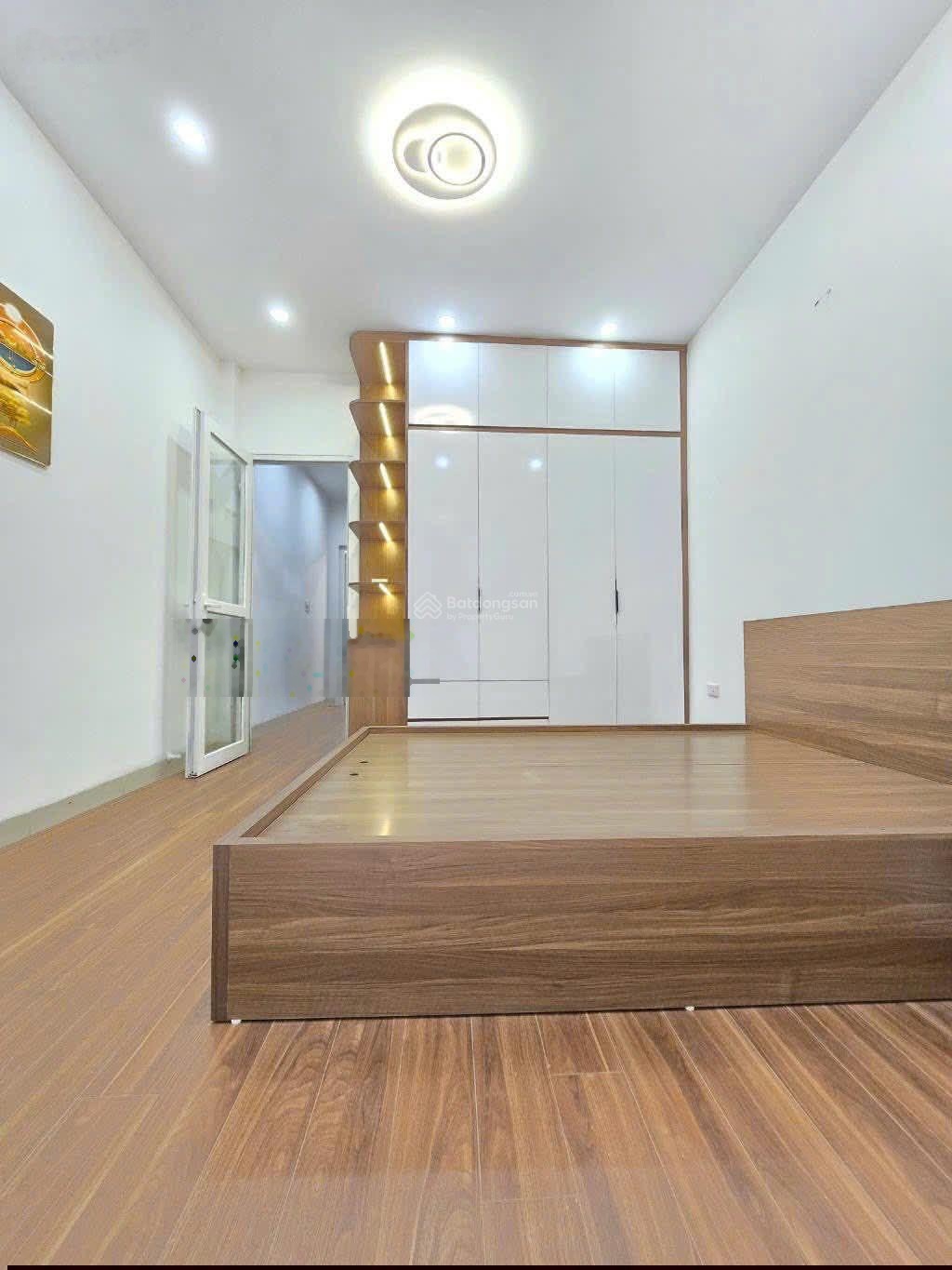 Cần Bán Nhà 5 Tầng - Full Nội thất - DT38M2 - Ngõ thông - Gần KĐT Đại Kim - 8.95 Tỷ có Thương lượng