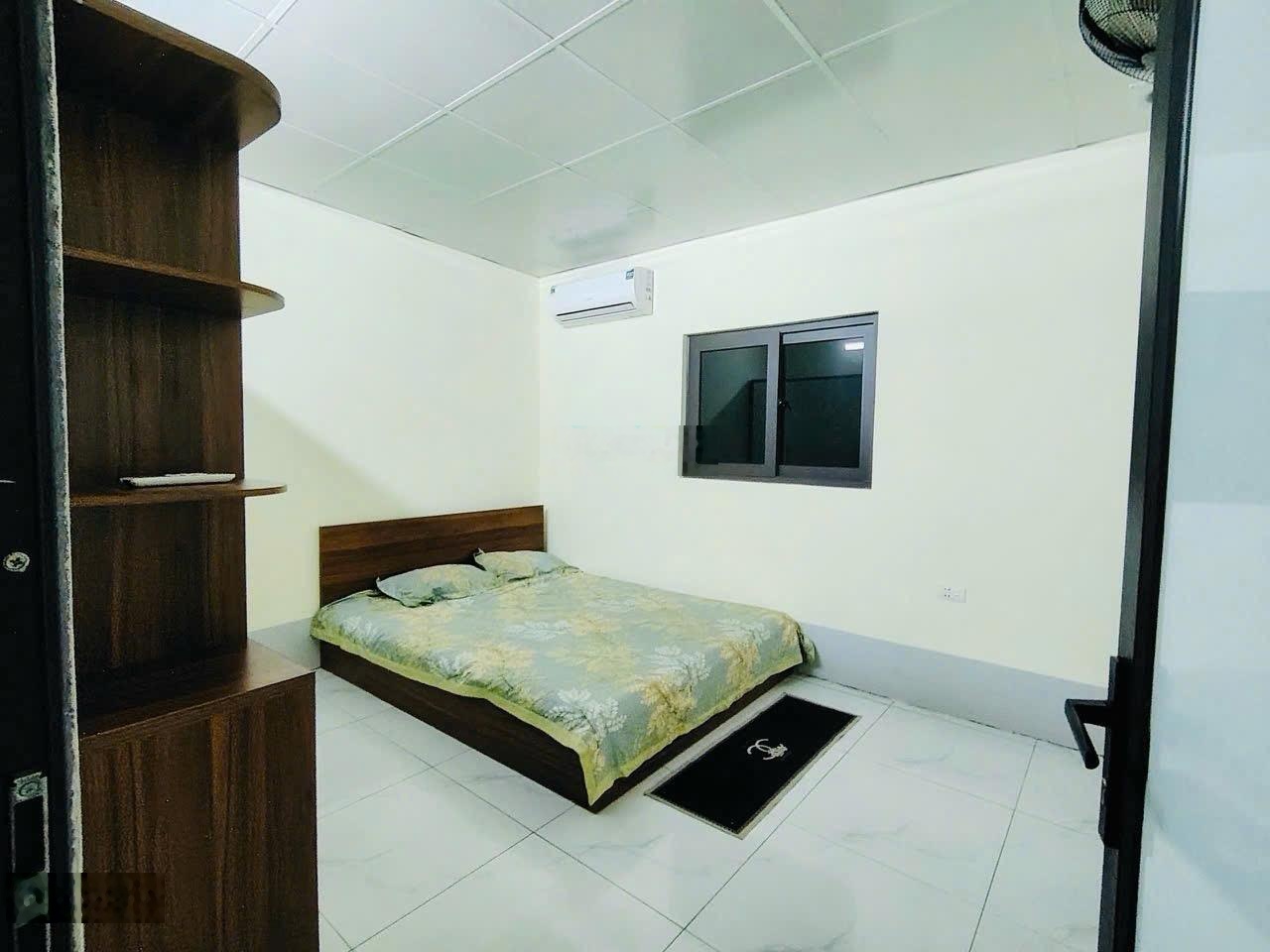 Bán nhà c4 ,diện tích 50m2 tại ngõ 68 phố triều khúc ! Tặng full nội thất ! Giá 1,7 tỷ ! Mua bán vb