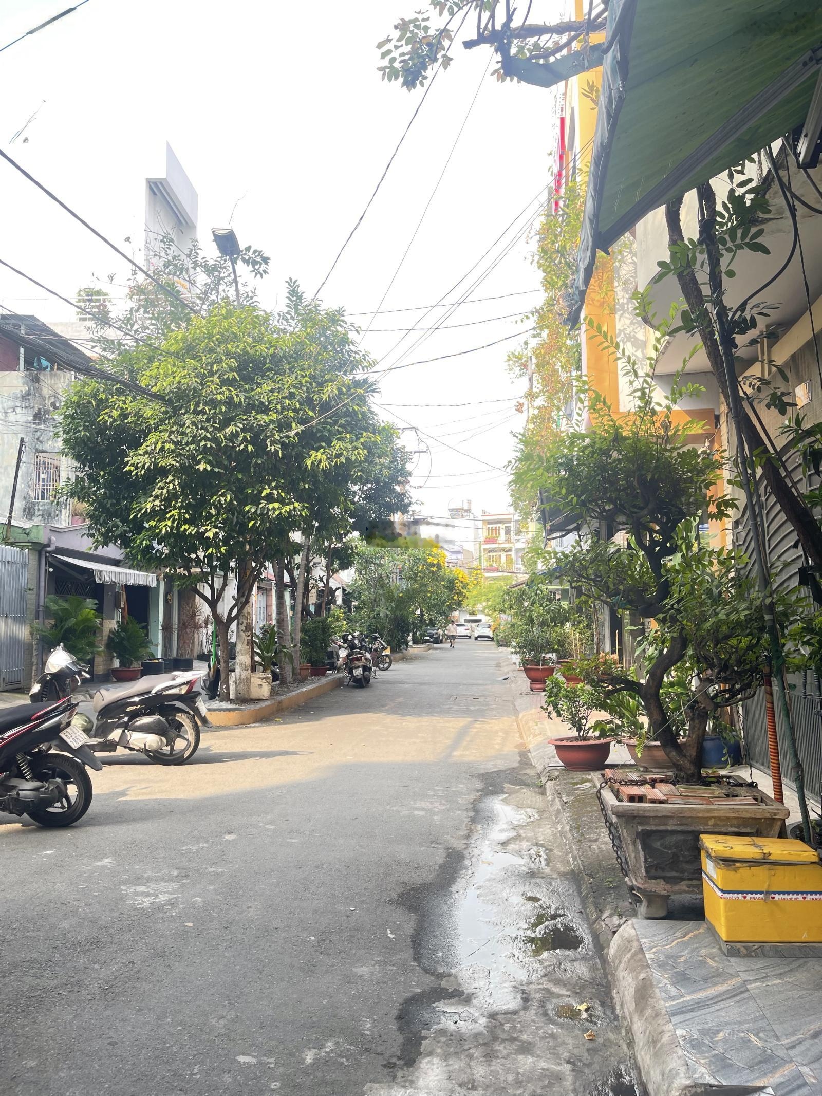 Bán NR giá siêu hời tại Lạc Long Quân, 9,5 tỷ, 50m2, 5PN, 5WC, Tân Bình, HCM