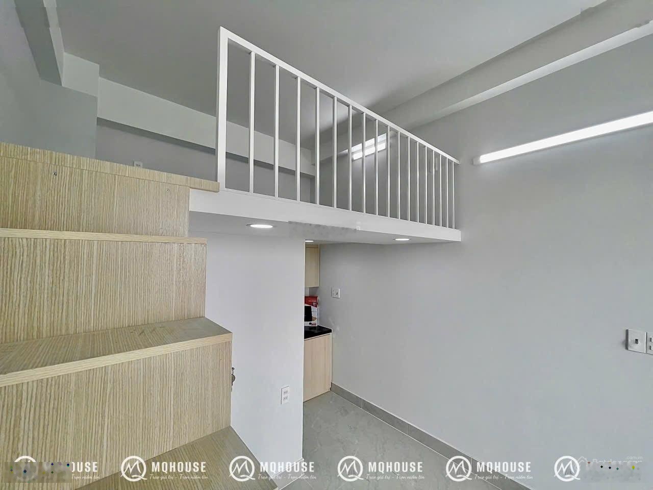 Duplex full nội thất ban công thoáng mát sát bên đh văn hiến (vhu)