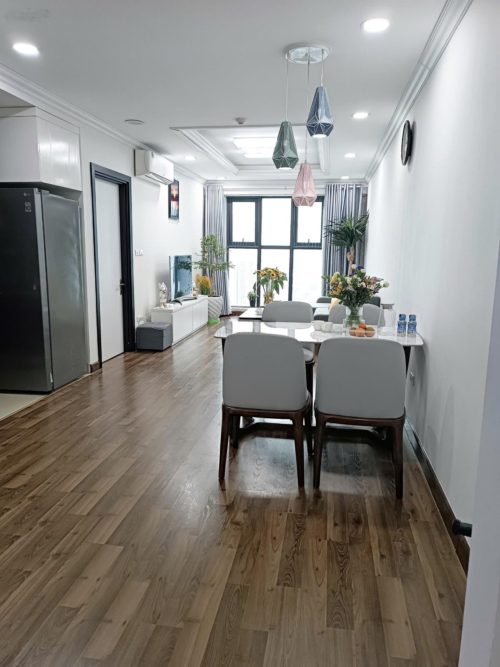 Đúng 7,2 Tỷ sở hữu ngay căn hộ 78M2- 2ngủ -2vs - toà S4 Goldmark city. Full nội thất , Tầng trung.