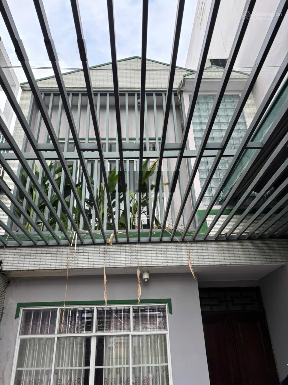 HIẾM LINH ĐÔNG NHÀ 2 TẦNG 5x19.1 chỉ 7,5 tỷ hẻm 5 m sát mặt tiền sân xe hơi