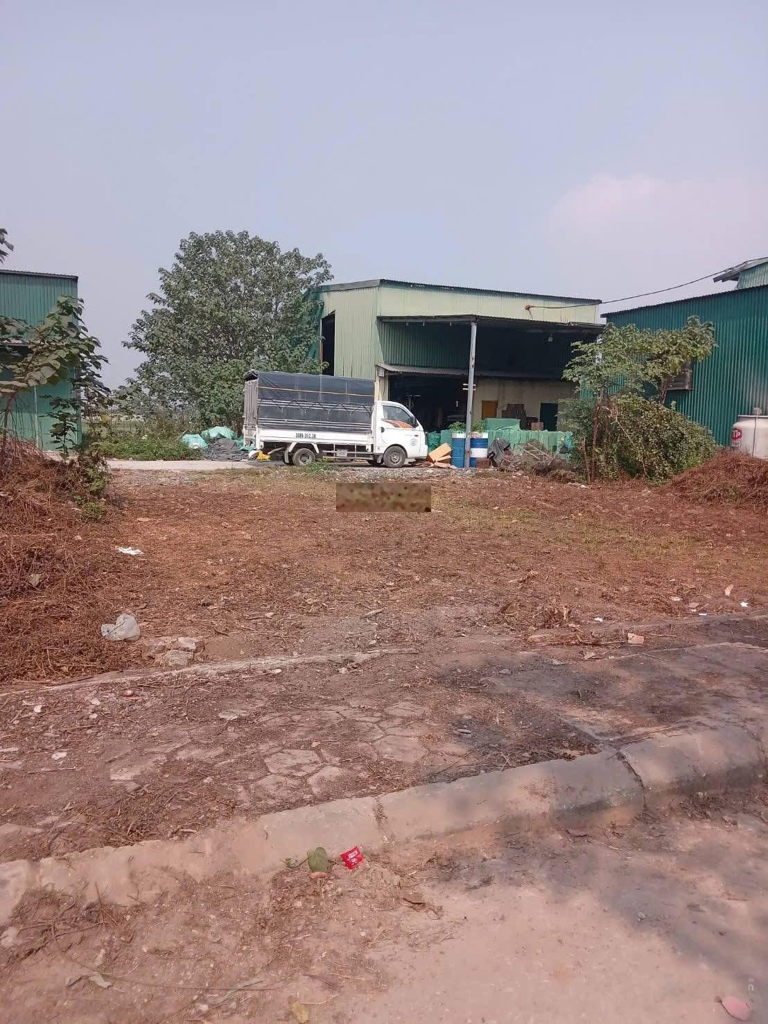 Đất đấu giá 2 mặt đường ô tô ,mặt tiền mặt hậu ô tô chạy xung quanh