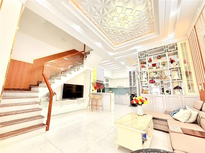 Nhà riêng DT 6x18.7m2, Ô tô ngủ trong nhà, cách Huỳnh Tấn Phát vài bước chân giá 13,8 tỷ TL mạnh.