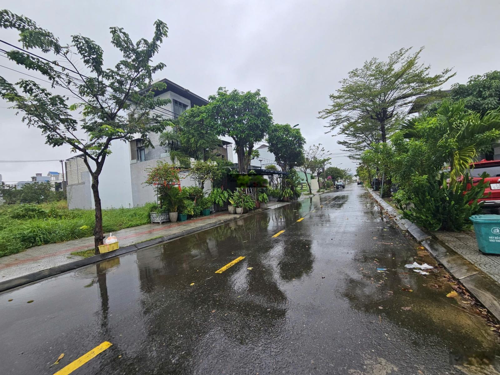 Bán cặp đất biệt thự đường nguyễn đình thi - hòa xuân - cẩm lệ