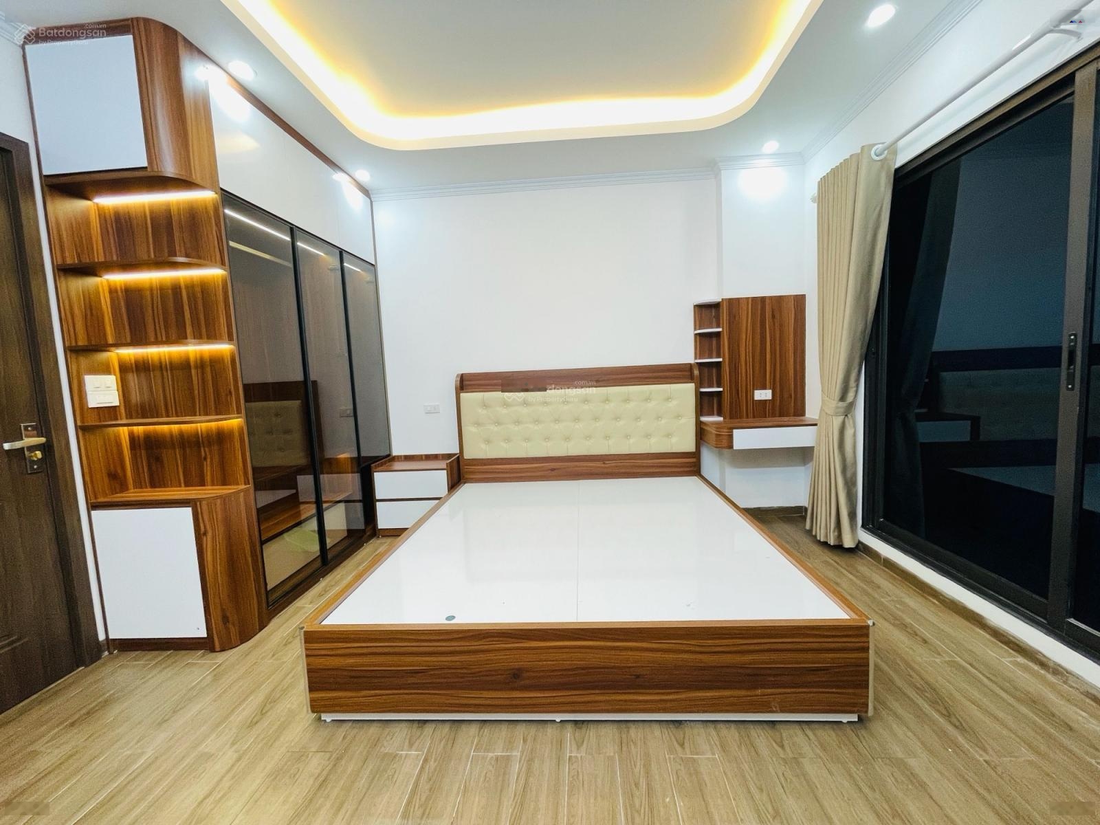 Nhà đẹp đống đa , ngõ thông rộng , lô góc thoáng , 42m2 , 7 tầng thang máy , mt 4.1m , 12.8 tỷ.