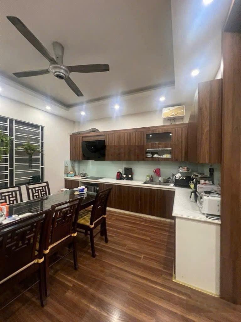 31 tỷ 5 nhà đẹp 6 tầng, 50m ra mặt phố thái hà sầm uất, ngõ vỉa hè oto tránh, vừa ở vừa kinh doanh