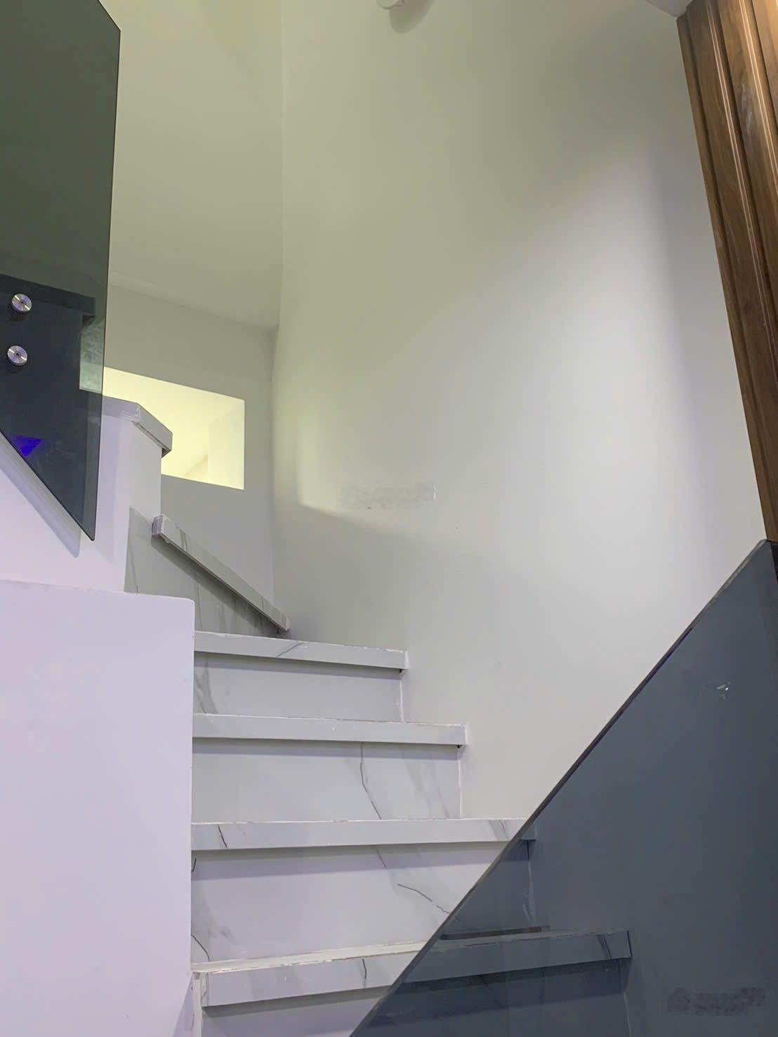 Bình Tân nhà Bùi Tư Toàn gần Kinh Dương Vương 34m2 2.8/5.5x11 nở hậu L 2 tầng giá chỉ hơn 4 tỷ.