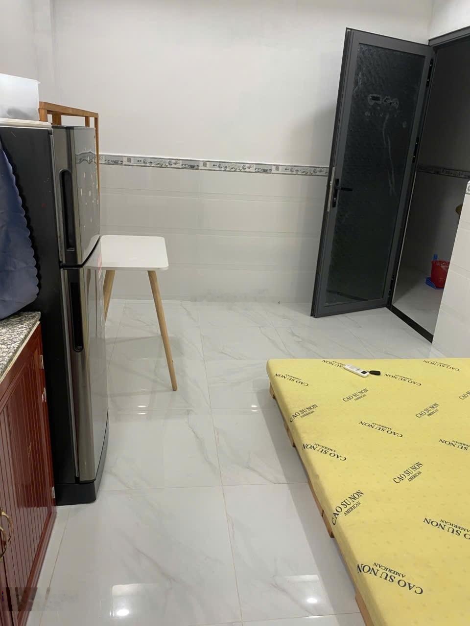 Cho thuê phòng trọ tại Đường Tân Sơn, 3,3 triệu, 18m2, đẹp, đầy đủ tiện ích