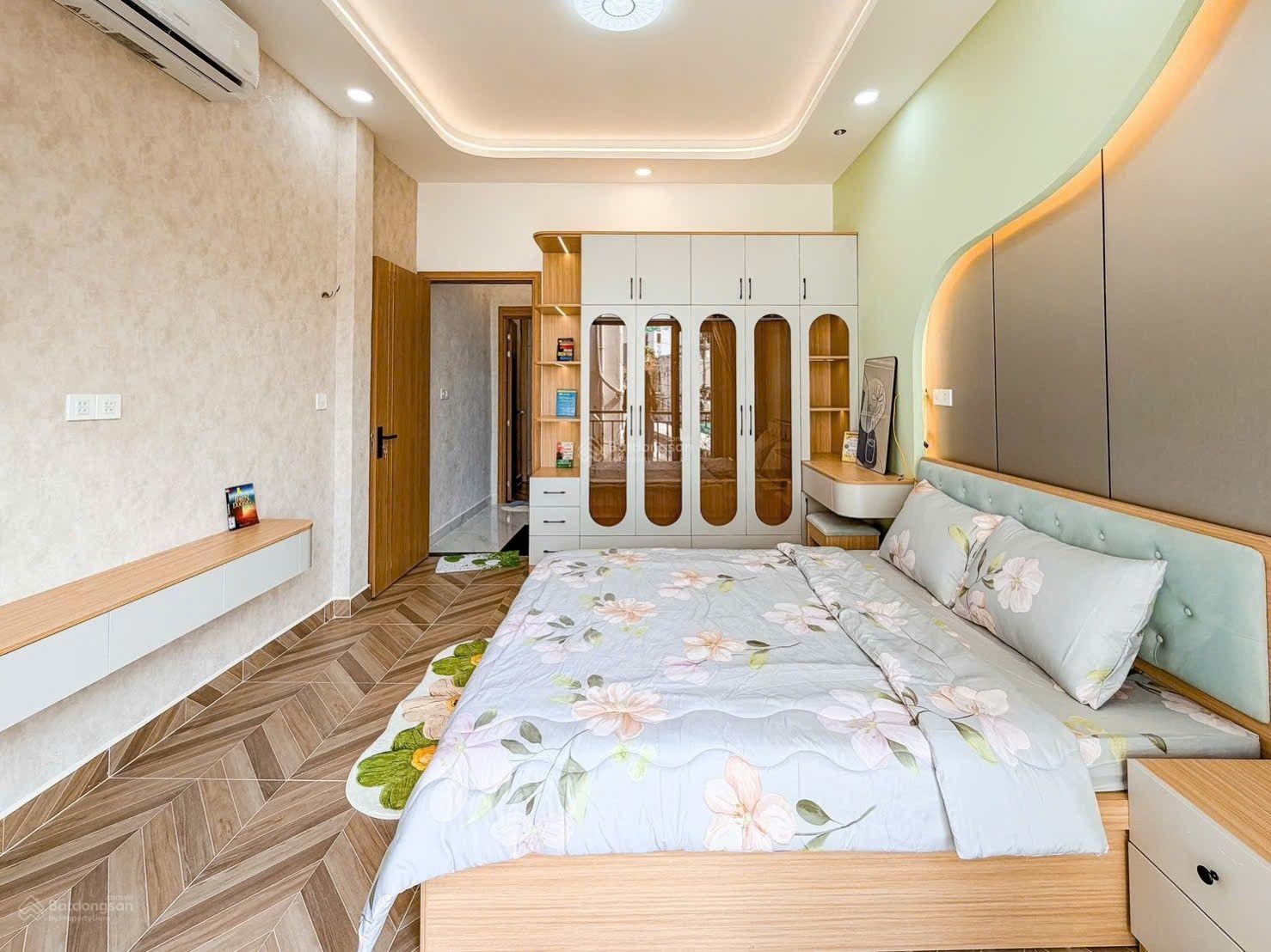 Căn lô góc ngã tư Vạn Phúc Tố Hữu Hà Đông 52m 5 tầng thang máy ô tô đỗ cửa kinh doanh bất chấp 9 tỷ