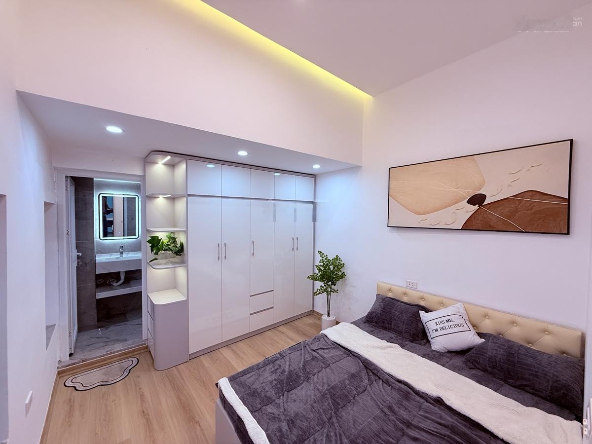 Hiếm! Bán Tập Thể Giảng Võ- Láng Hạ, Đống Đa, 75m, 3 ngủ 2wc, Full Nội Thất đẹp, thoáng