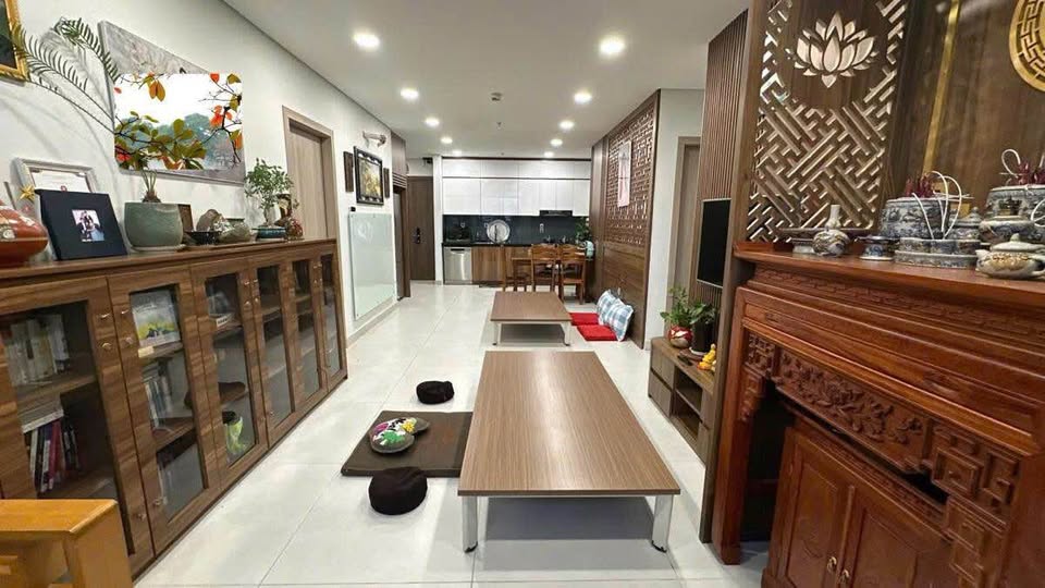 Cần bán chung cư Việt Hưng, Long Biên, 3 phòng ngủ, 100m2 tầng trung, full nội thất