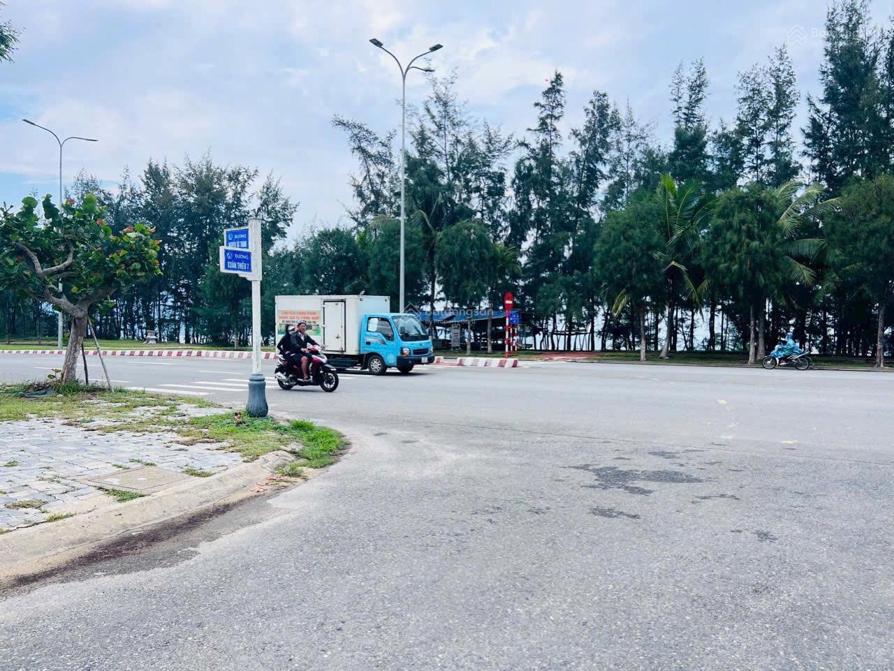 Tổng hợp các ô đất sát biển Xuân Thiều view công viên, cách bãi biển Nguyễn Tất Thành 100 - 200m