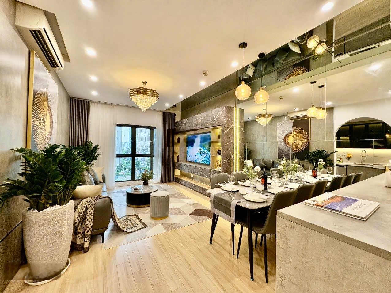 Cần bán CH luxury DT 78m2, 2N2WC Hà Nội Center Point - 27 Lê Văn Lương, full đồ, sổ đỏ, giá 9 tỷ