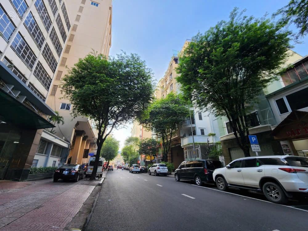 Siêu VIP - Siêu vị trí 1 căn duy nhất MT Thủ Khoa Huân, Quận 1, DT 4.5x25m, HĐT 200tr/th. Giá 79 tỷ