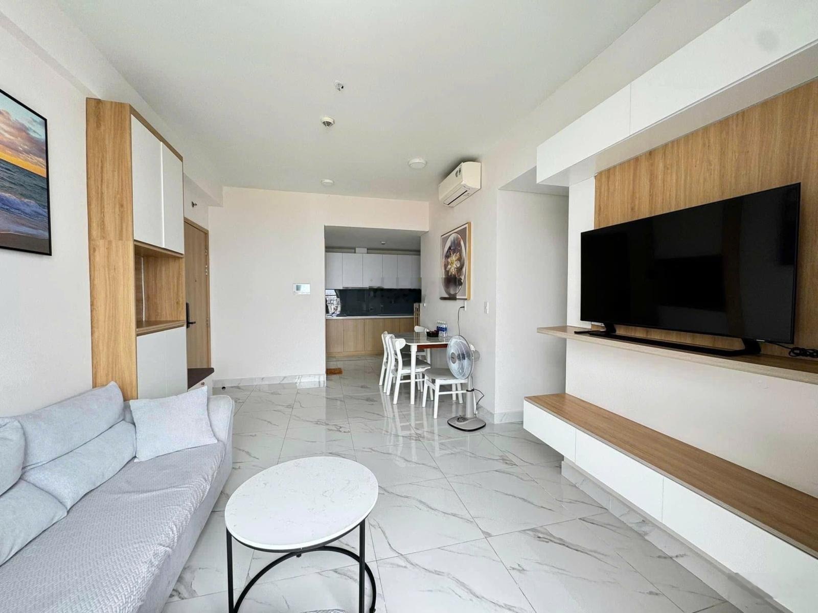 Chủ định cư bán gấp CC The Western Capital, Q6, 65m2, 2PN, 2WC, Giá 1 tỷ 890( Nữ bớt 50 triệu)