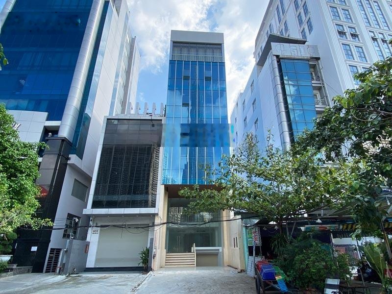 Ngộp bank giảm 10 tỷ! Tòa nhà hầm + 8T (6 x 32m) - Nguyễn Gia Trí, Bình Thạnh, HDT 180tr giá 57 tỷ