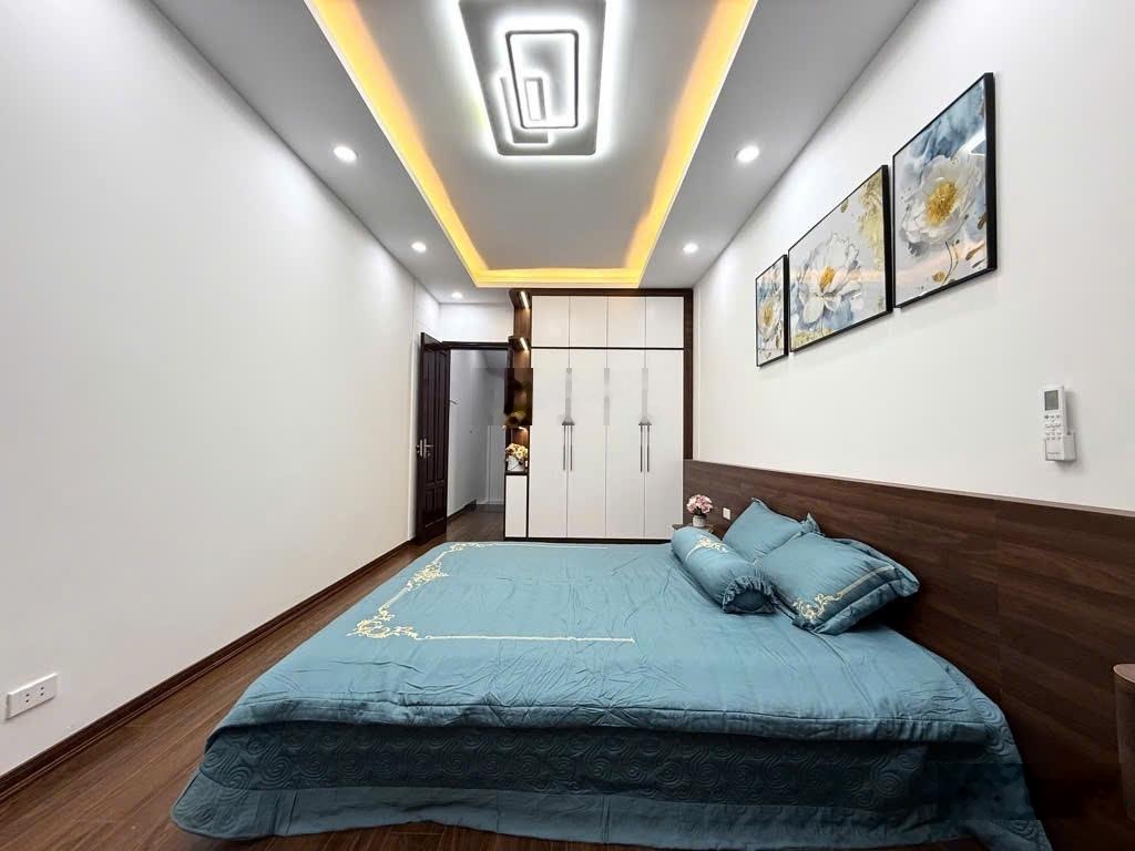 Căn nhà đẹp Khương Trung, 48m2, 6 tầng, ô tô đỗ cửa, ngõ nông, giá thương lượng 8,3 tỷ