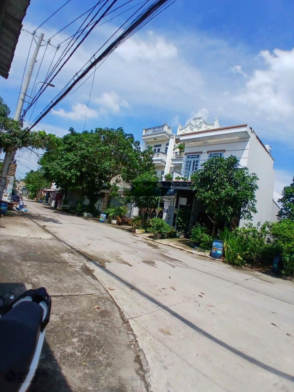 Chính chủ định cư bán nhà cấp 4 mới tinh mặt tiền Xuân Thới Đông, Hóc Môn giá: 4,5 tỷ (TL)