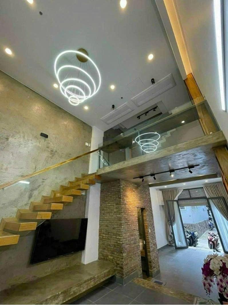 Bán nhà hẻm xe hơi + khu vip đường Phan Đăng Lưu, P3, PN. DT 49.2m2, 1 trệt 3 lầu. SHR