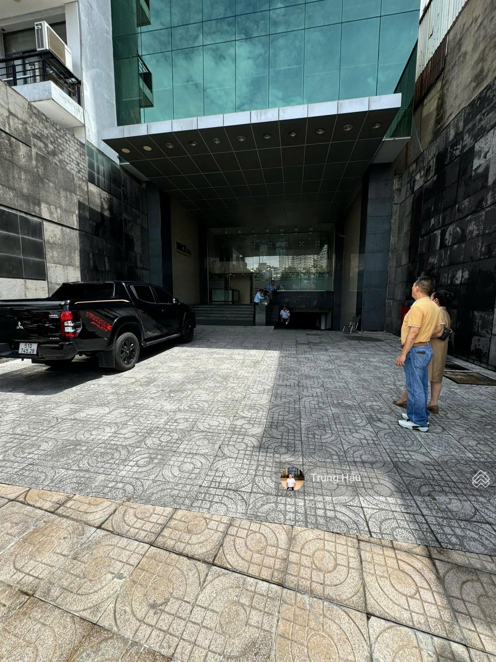 Tòa nhà MT Điện Biên Phủ Q. Bình Thạnh. DT 15 x 40m - hầm - 10 tầng. HĐT 900 triệu. Giá 180 tỷ