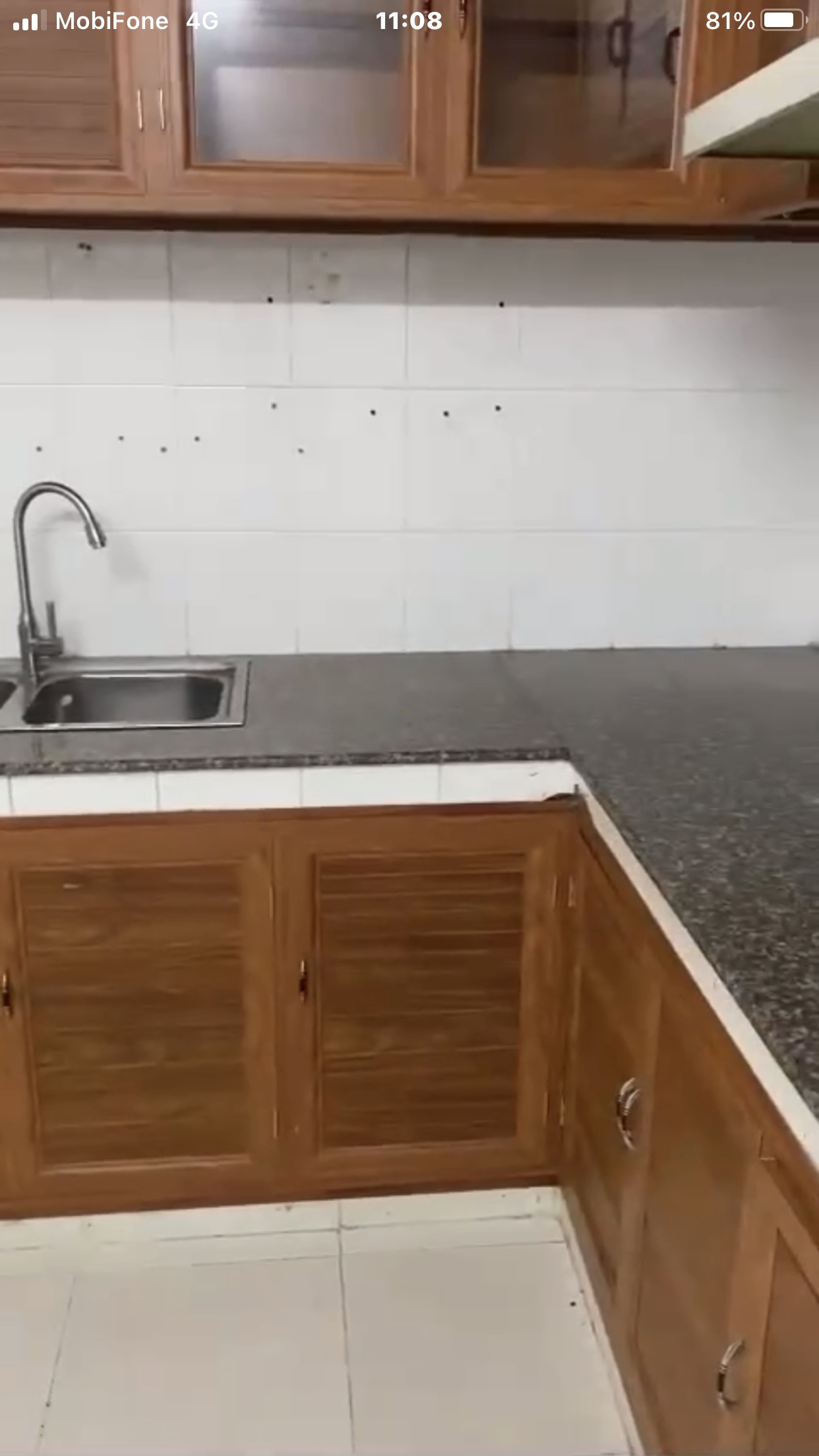 Cho thuê căn hộ chung cao Ốc Ngô gia tự. Đường Hoà Hảo P2 Q.10. Lầu 4. 85m2 2PN 2WC. Có máy lạnh