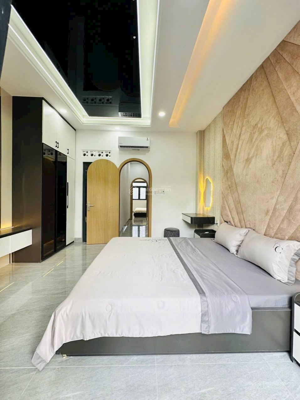 Bán nhà đường phạm văn đồng,linh tây,thủ đức,mặt tiền phạm văn đồng 50m,gần đường tô ngọc vân