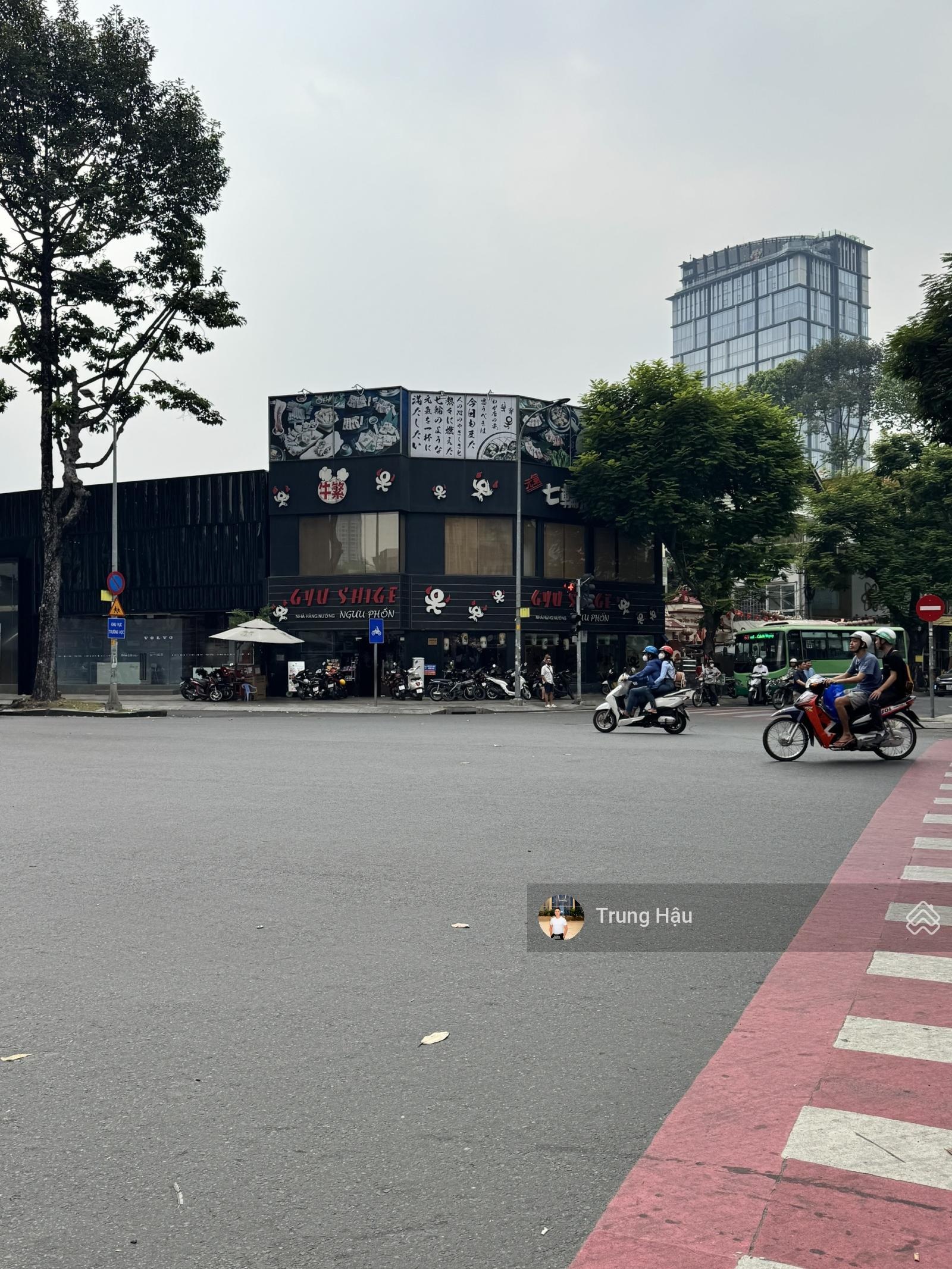 Siêu vị trí góc 2MT - Trần Hưng Đạo & Yersin Quận 1. DT 9 x 15m - 3 tầng - HĐT 600 tr - giá 80 tỷ