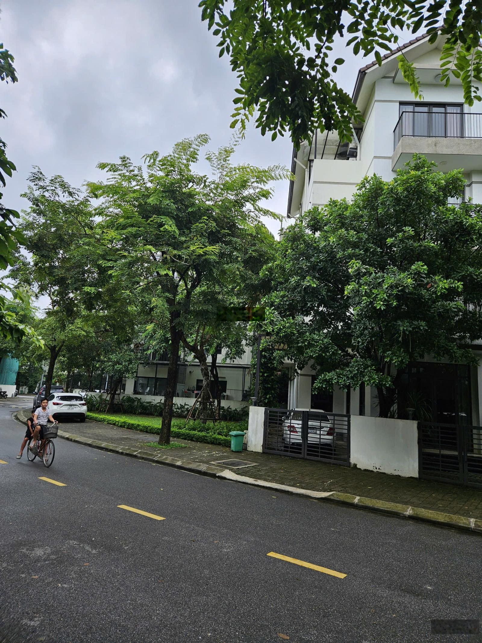 Bán Biệt thự Vinhomes Thăng Long Căn 129 m² Giá 27 tỷ (thương lượng)