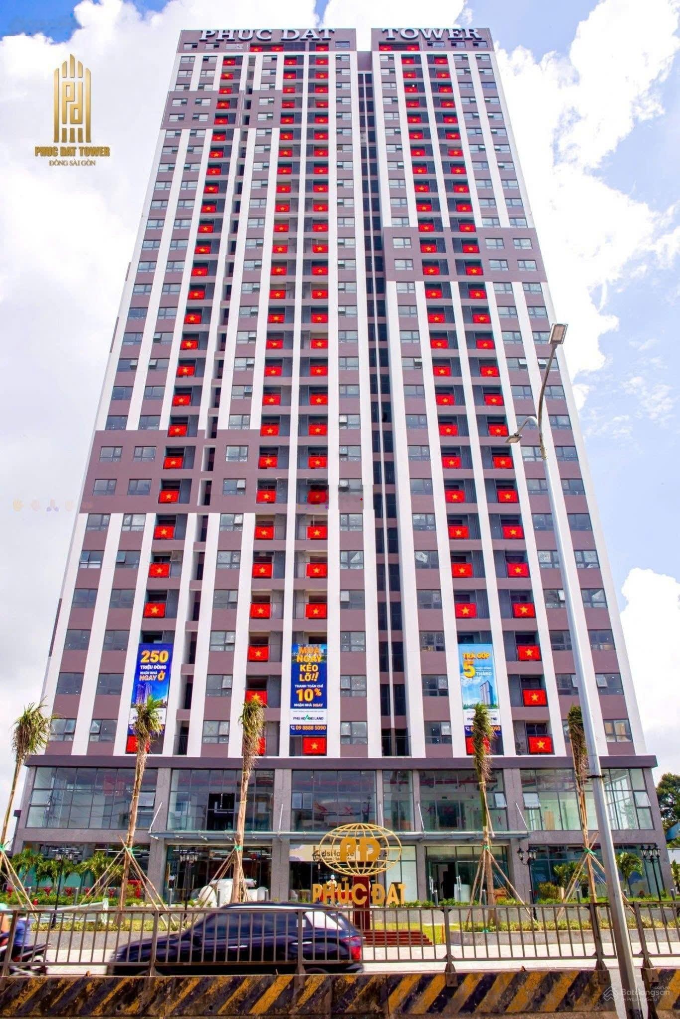 Bán nhanh CH Phúc Đạt Tower QL1K cạnh siêu thị Go, căn góc 70m2 2PN 2WC tầng đẹp view ngoài, sổ sẵn
