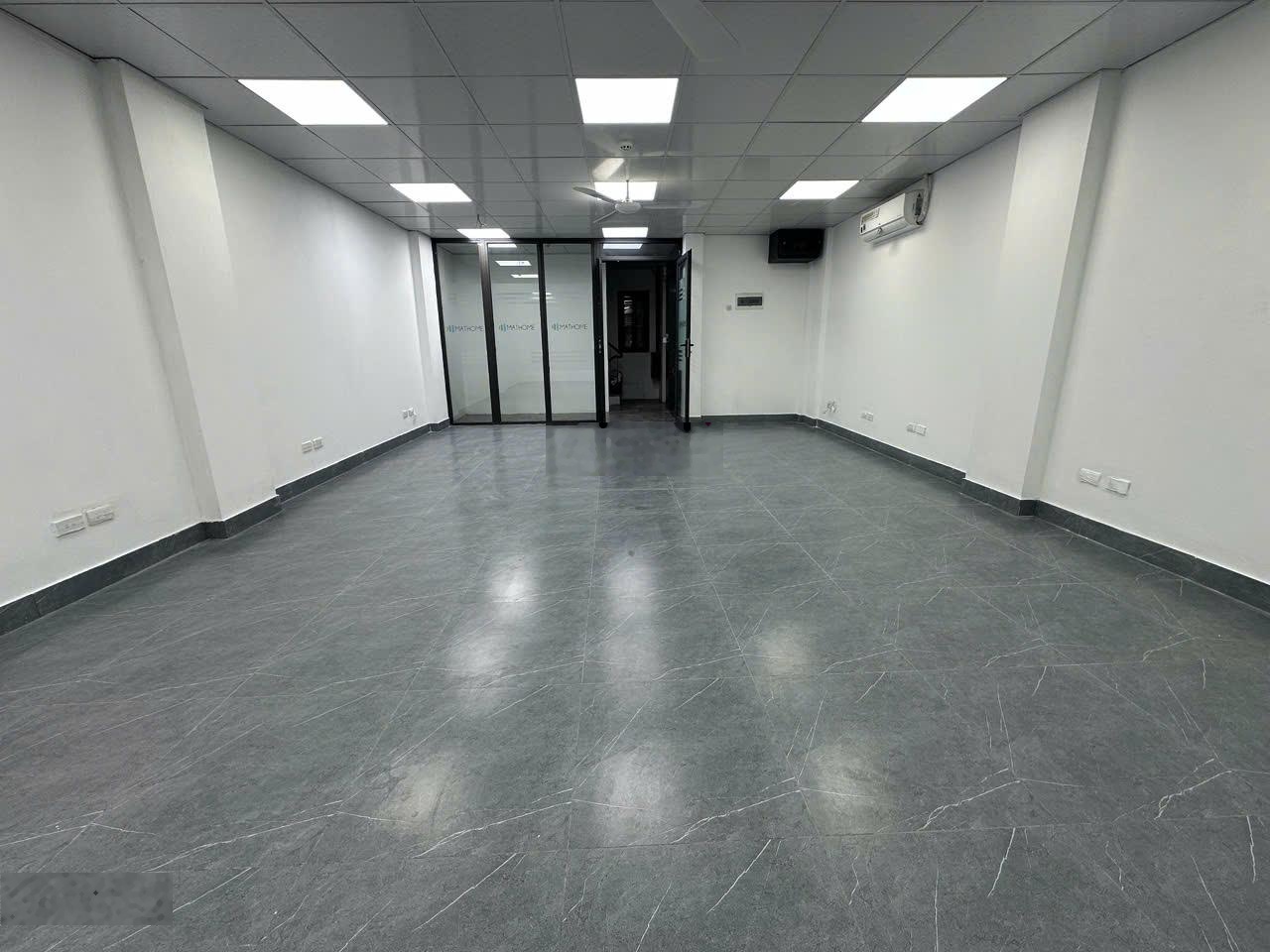 Cho thuê văn phòng Khuất Duy Tiến, 60 m2/tầng, sàn thông đẹp giá chỉ 10 tr/tháng