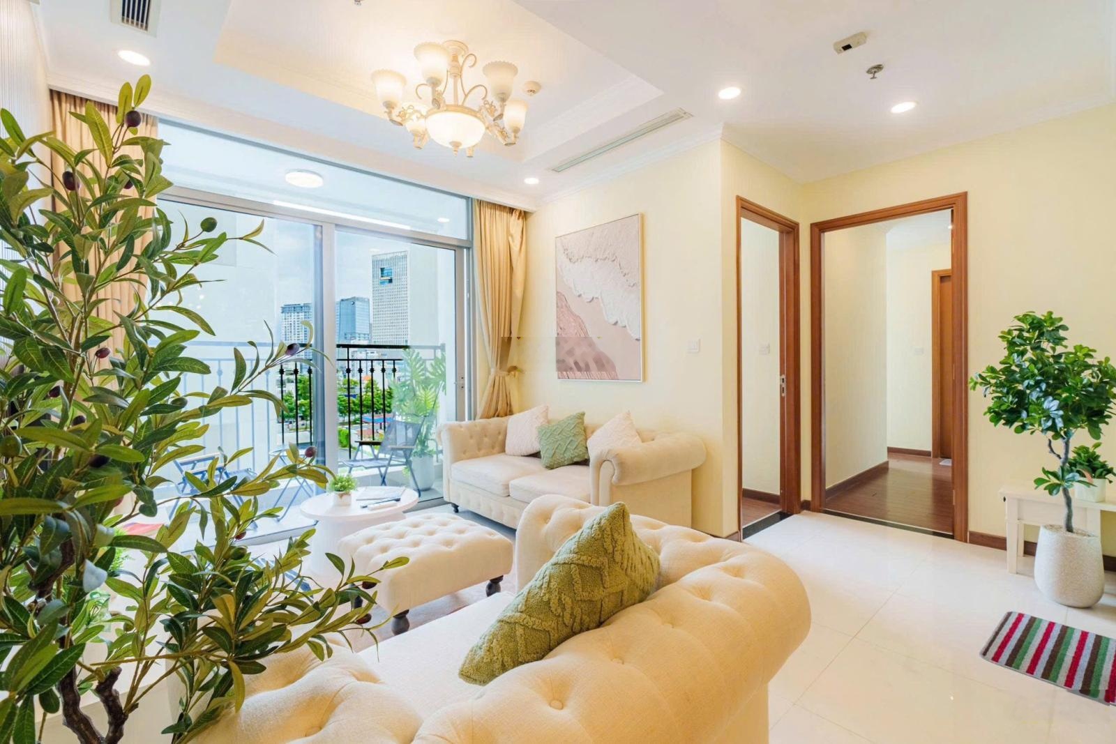 Cần cho thuê gấp căn hộ Golden Mansion. DT: 100m2, 3PN, 2WC. Giá 24tr/th. LH: 0365695623