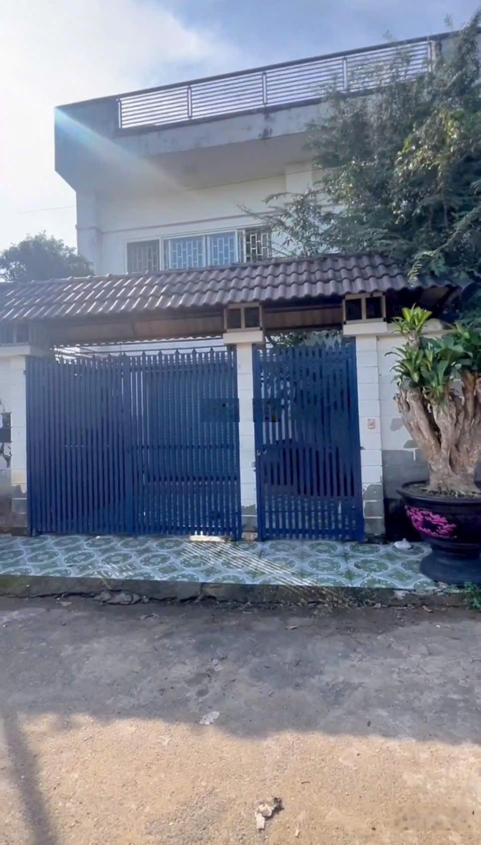 Bán nhà xã Phú Đông, Nhơn Trạch. Diện tích 409m2, trong đó có 200m2 thổ cư, giá đi nhanh siêu rẻ