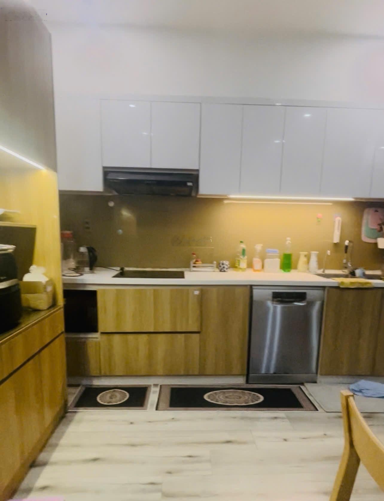 Bán tòa khách sạn 5 tầng đường 10.5m Phạm Tuấn Tài khu Nam Việt Á