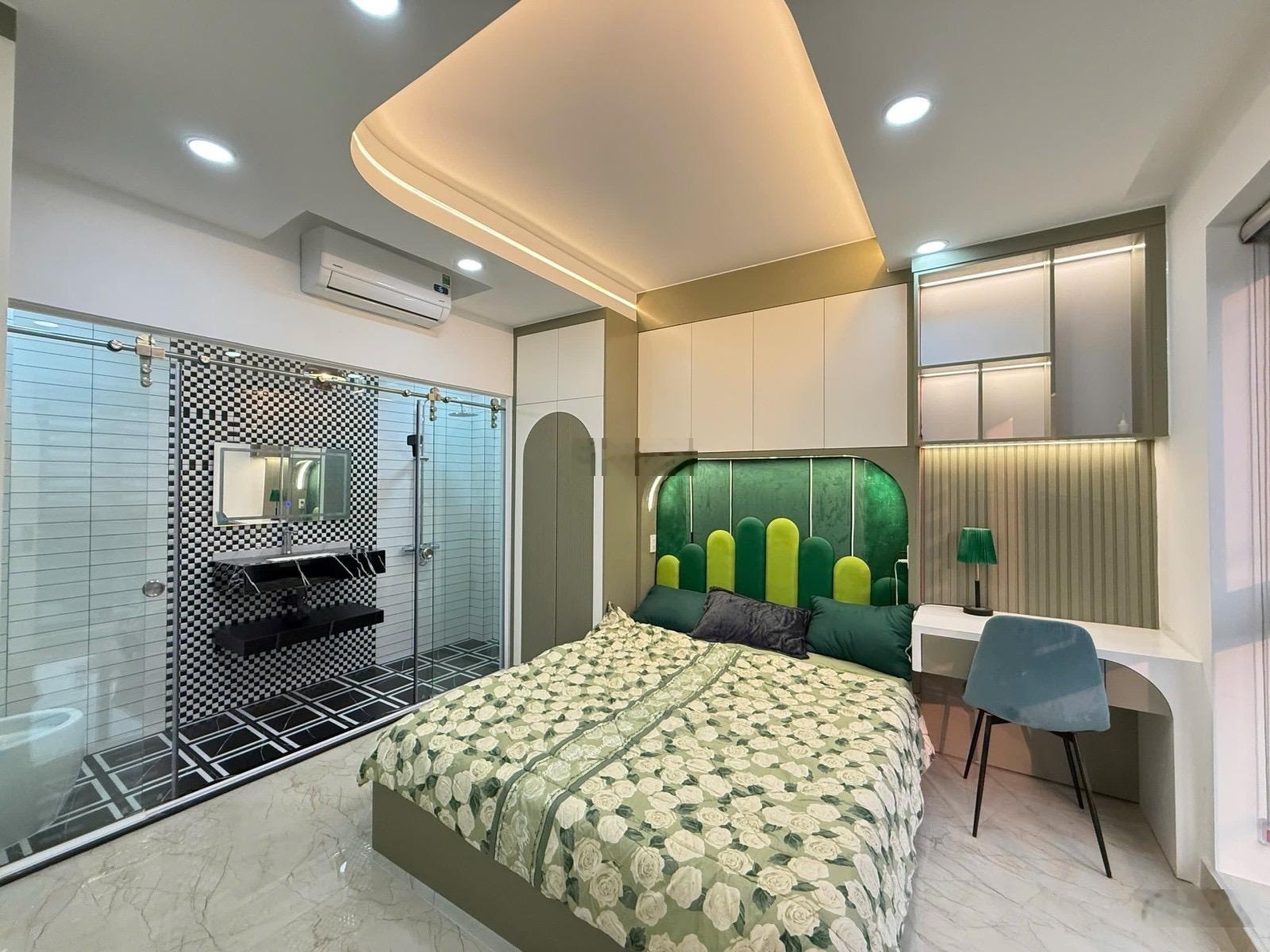 Nhà mới xây, Mặt tiền thụt Lê Văn Thọ. Ngay CV Làng Hoa Chợ Hạnh Thông Tây