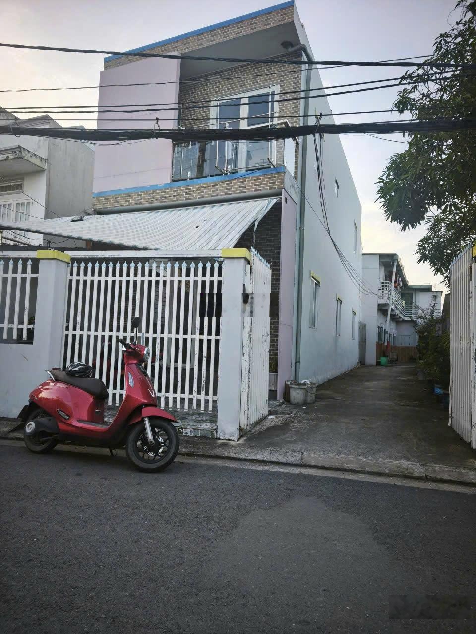 Hailongreal: Nhà 9,5 tỷ ở và cho thuê, 8x36, gần ngã tư Nguyễn Bình, Lê Văn Lương, Nhơn Đức Nhà Bè